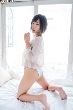 美女裸身